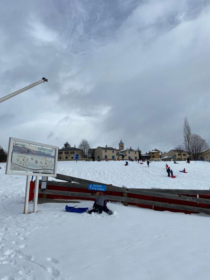 Appartement Aux Pieds Des Pistes ! Les Angles  Exterior photo